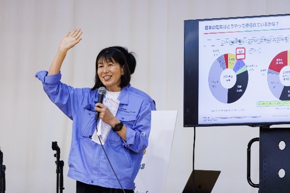 トークショーの様子・風力発電に関する説明とクイズ